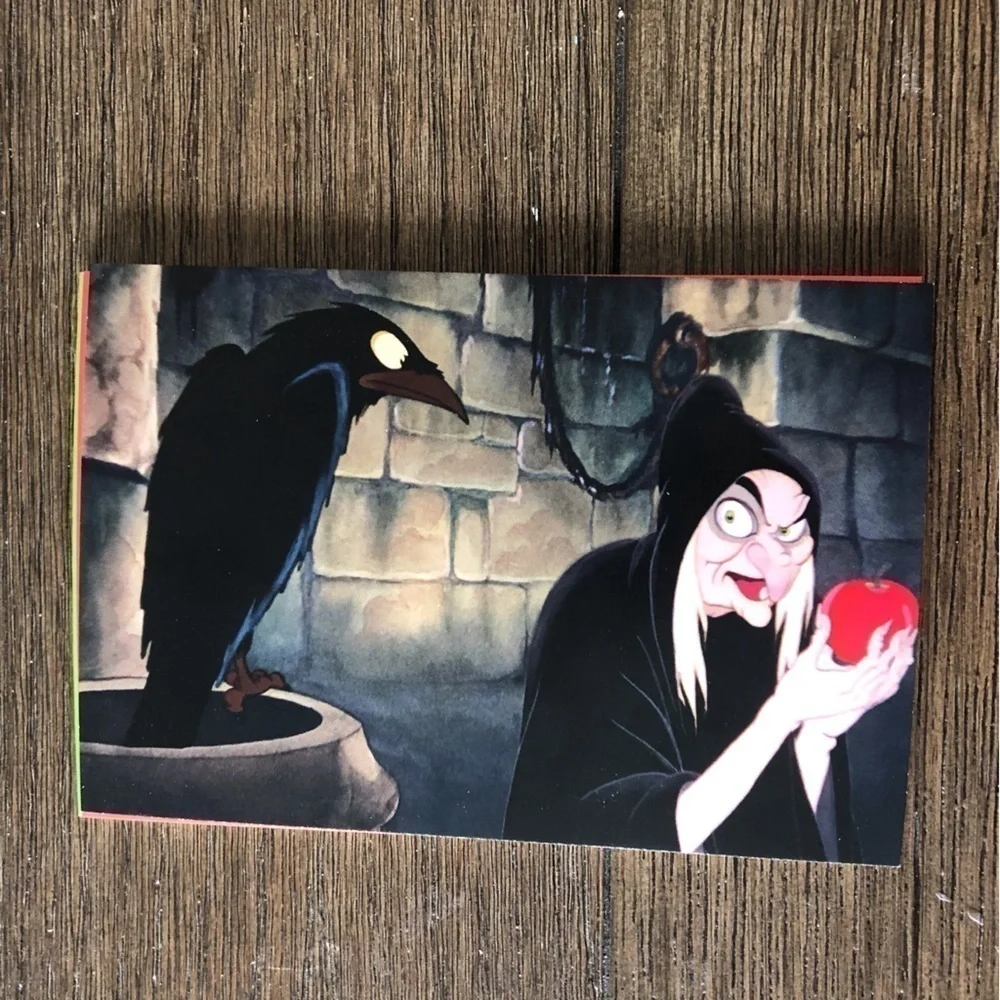 Disney Villains Postcards: Snow White: Evil Queen 8 pack.